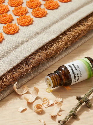 Tiefenentspannungs-Set Deluxe: Akupressurmatte + Diffuser & Bio-Öle