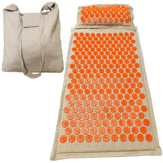 Collage del tappetino per agopressione Viworo che mostra i materiali naturali (fibra di cocco, pula di grano saraceno) e persone che si rilassano sul tappetino.