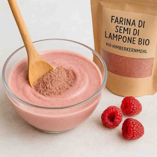 Farina di lampone servita con yogurt rosa e lamponi freschi – idea d’uso sana