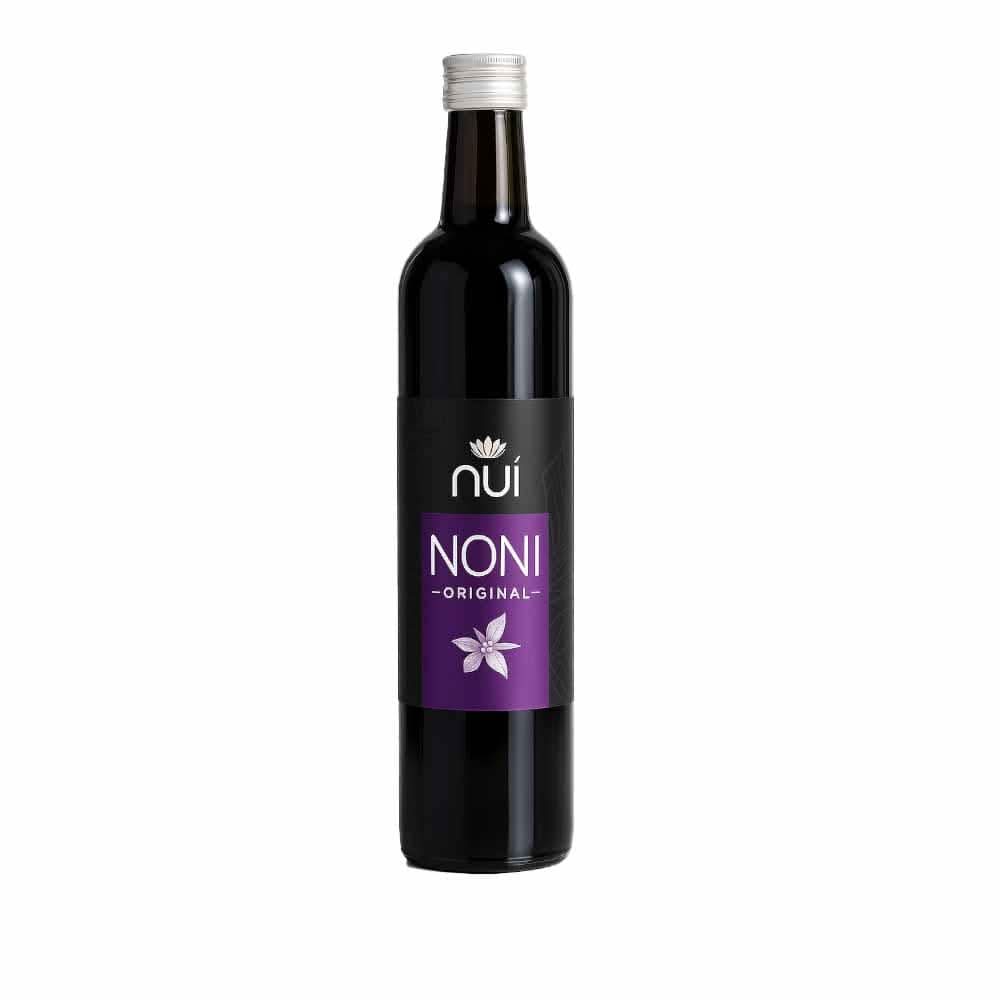 Flasche Nui Noni Original Saft, arrangiert mit den Früchten seiner Komposition