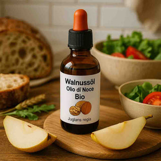 Flacone di olio di noci su tavolo rustico con noci e decorazione naturale – atmosfera autentica e artigianale