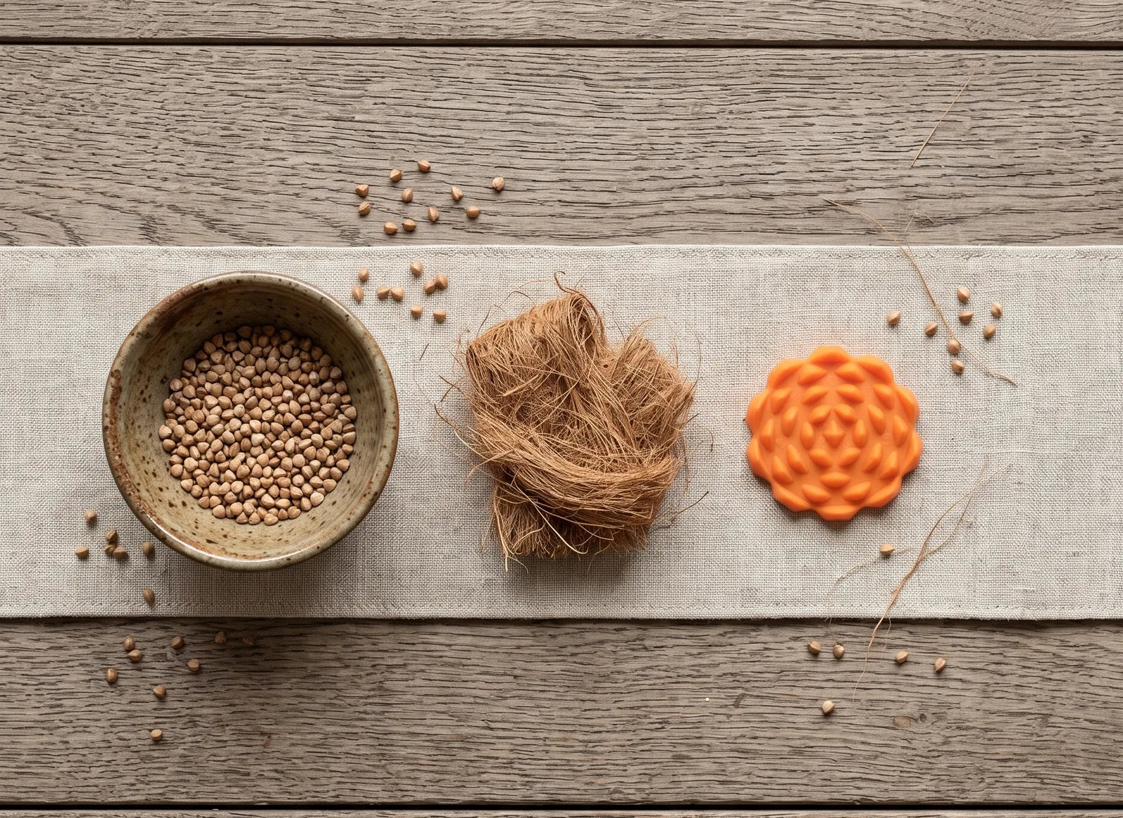 Natural materials of the Viworo mat: linen, buckwheat, coconut fiber, spike disc